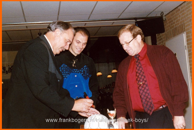 10 jaar bestaan voetballen beek boys halsteren
