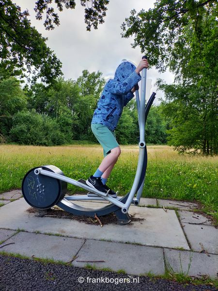cardio toestellen op de trimbaan aanwezig
