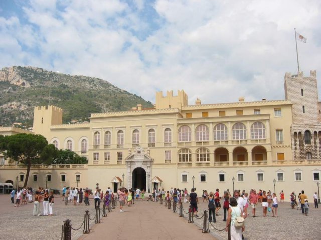 bezoek het  Koninklijk Paleis in Monaco