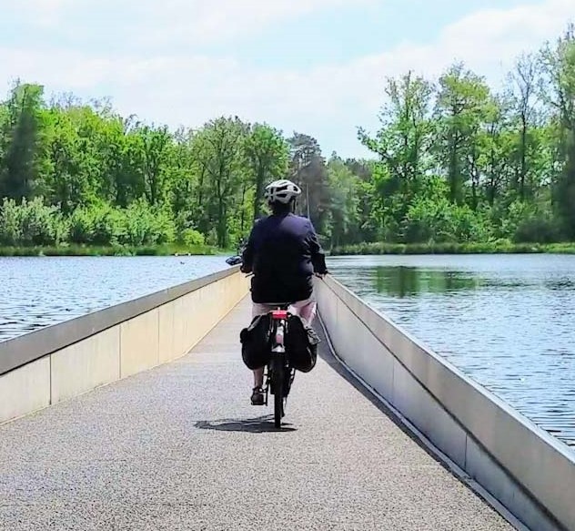 fietsen door het water