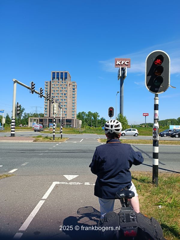 Daar is ons hotel, maar eerst langs de Mc om een ijsje