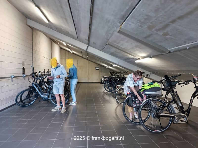 De overdekte fietsenstalling bij van der Valk in Hoorn