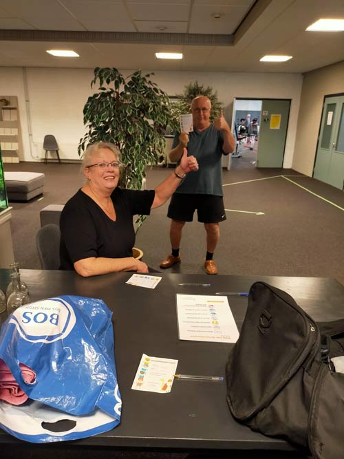 sporten bij fitplus en afstand houden