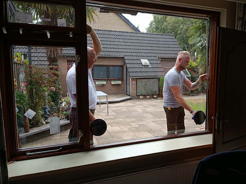 demonteren oud dubbel glas uit kozijn