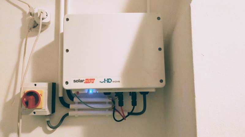 solaredge omvormer opstarten in gebruik name