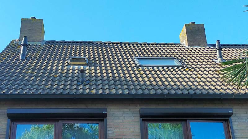 voorbeeld pannendak zonnepanelen monteren