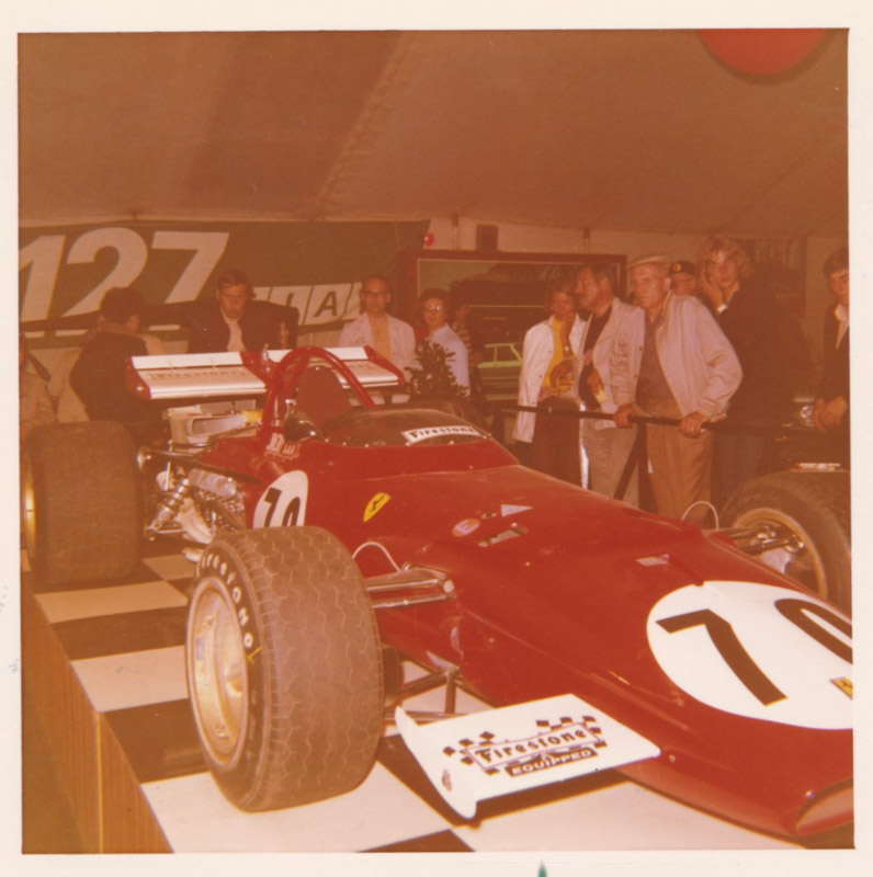 ferrari race auto