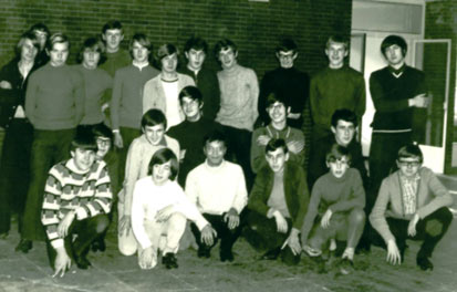 Frank is de 5e van rechts