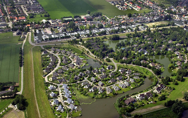 luchtfoto Lage Zwaluwen