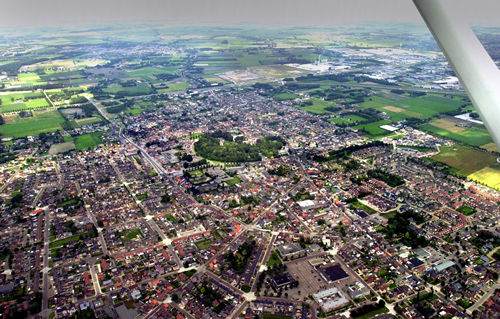 luchtfoto  boven Sint Willebrord