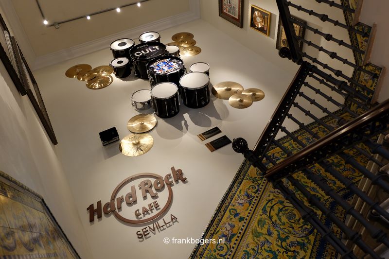 hard rock cafe sevilla cocktail party