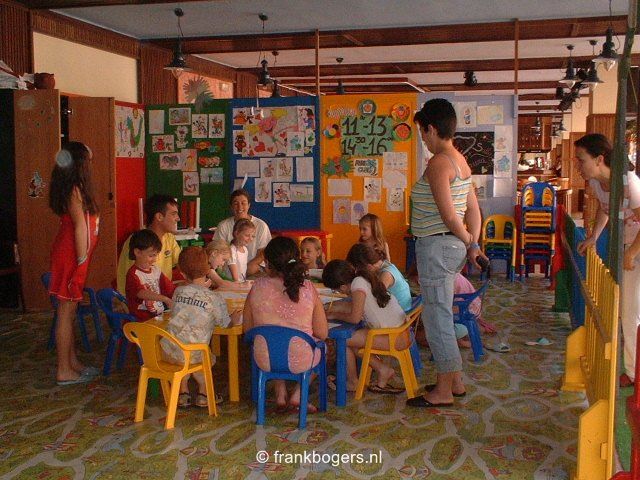 Voor de kinderen is er een miniclub waar ze lekker kunnen spelen en knutselen
