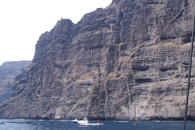varen langs de rots wanden canarische eilanden
