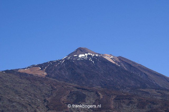 El Teide aan de westkant ligt minder sneeuw dan de noordkant